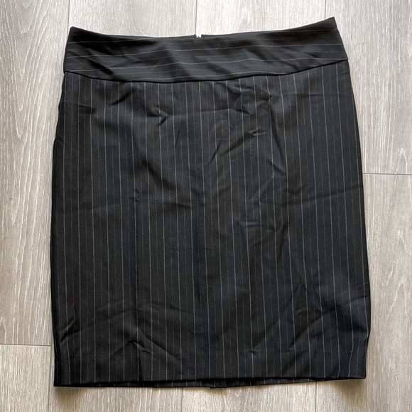 Pinstriped short pencil skirt size 44 M 8 United Colors of Benetton - Picture 2 of 5